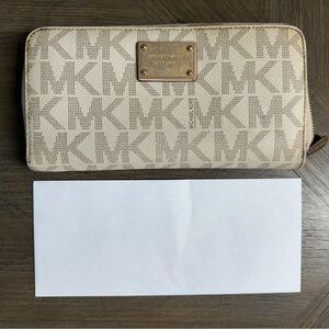 Michael Kors Jet Set Travel Zip Around Large Wallet